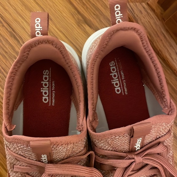 Adidas Tennis Shoes - Picture 7 of 9